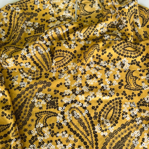 Abercrombie & Fitch Golden Paisley Blouse size Medium - Picture 4 of 5